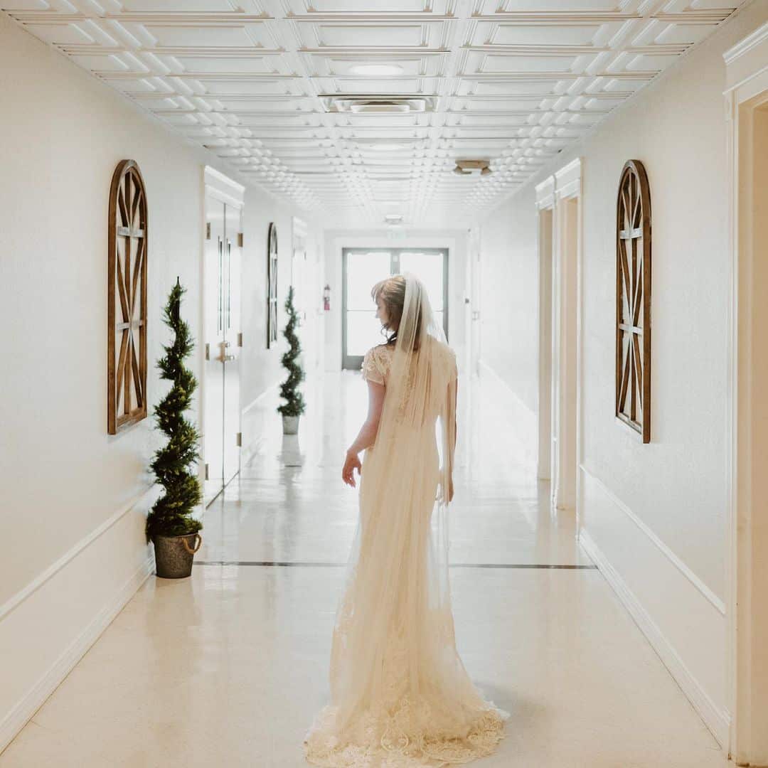 hallway at creekside event center with gorgeous natural lighting